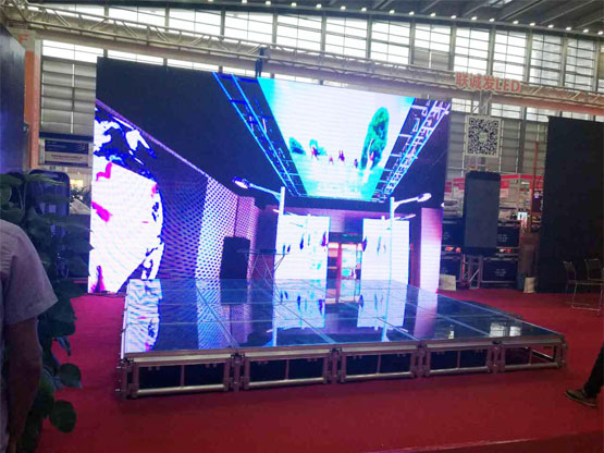  2016深圳国际光博会304AM永利展位现场