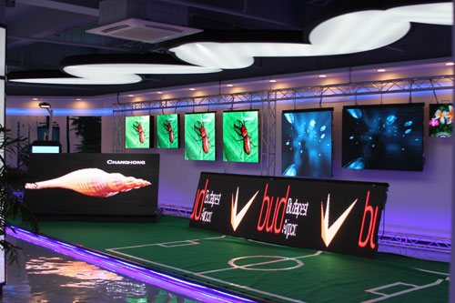 追赶、超越！304AM永利小间距LED显示屏渠道量产春天即将来临！