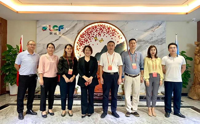 合影01.JPG 合影01.JPG