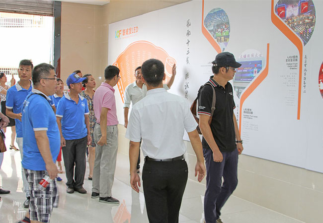  2016年慧聪买家团参观304AM永利一楼大厅