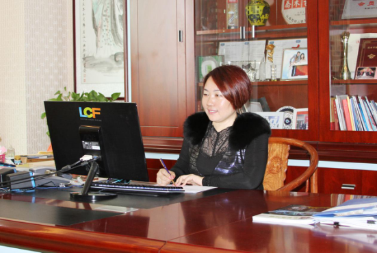 304AM永利创始人龙平芳女士