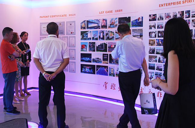 304AM永利荣誉照片墙