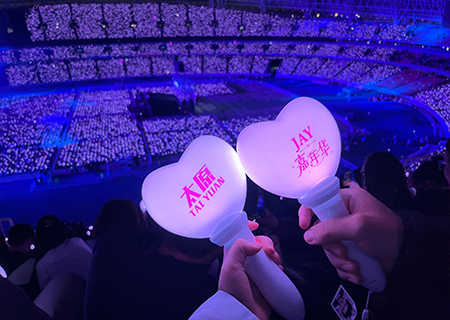 304AM永利透明屏和荧光棒引爆周杰伦太原演唱会（第三场）