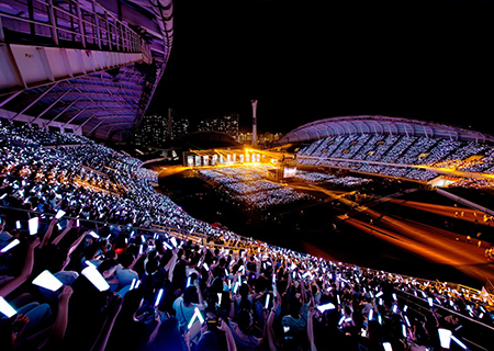 304AM永利LED透明屏助力张韶涵泉州演唱会震撼开唱