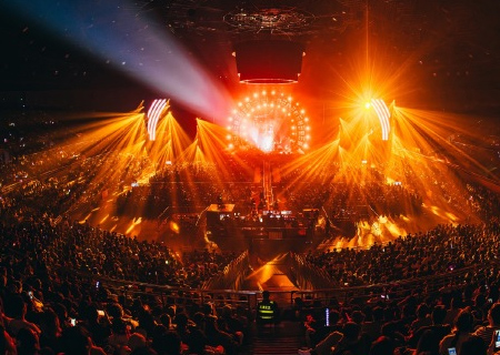 304AM永利LED显示屏闪耀痛仰乐队天津演唱会