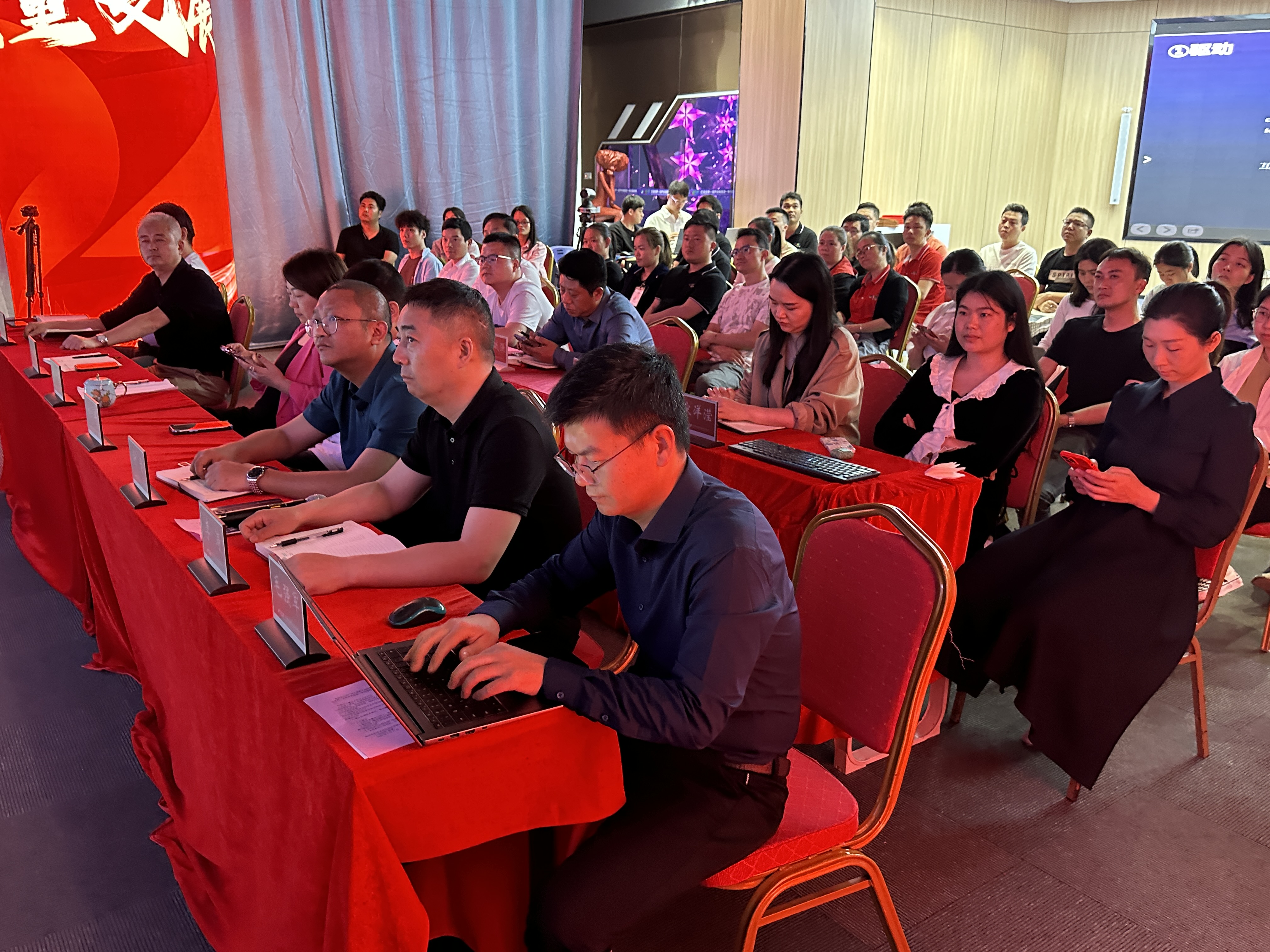 LED显示屏 LED显示屏