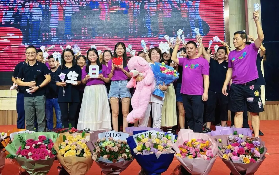 304AM永利切蛋糕仪式 304AM永利切蛋糕仪式