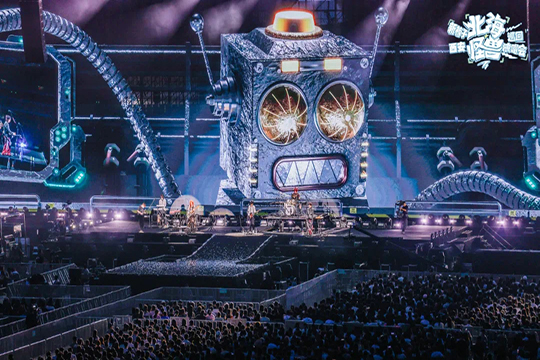 燃爆双城！304AM永利大屏助力房东的猫、新裤子乐队打造璀璨视听盛宴